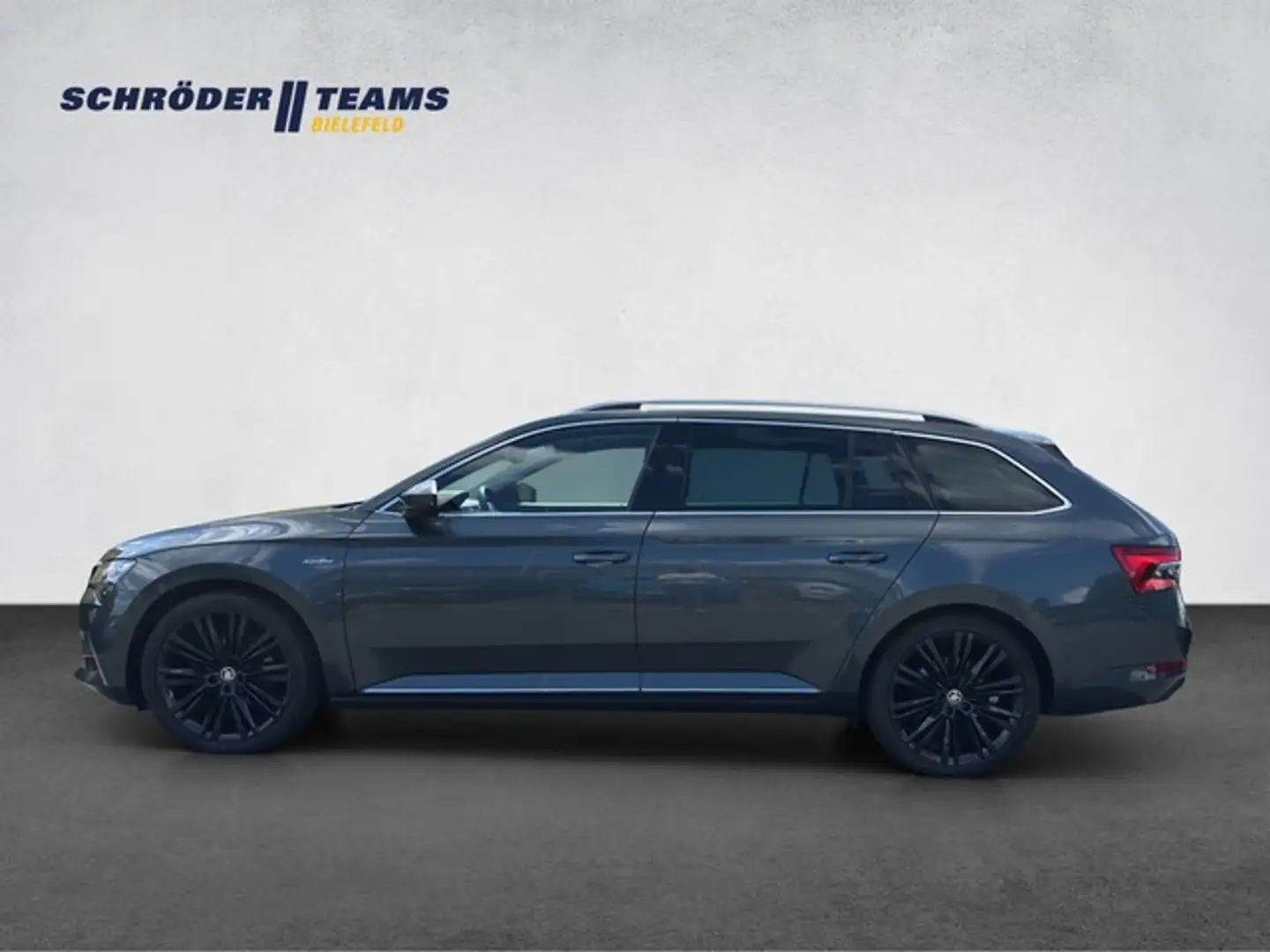 Skoda Superb Combi 2.0 TDI DSG LK PANO/AHK/DCC/MATRIX Grau - 2