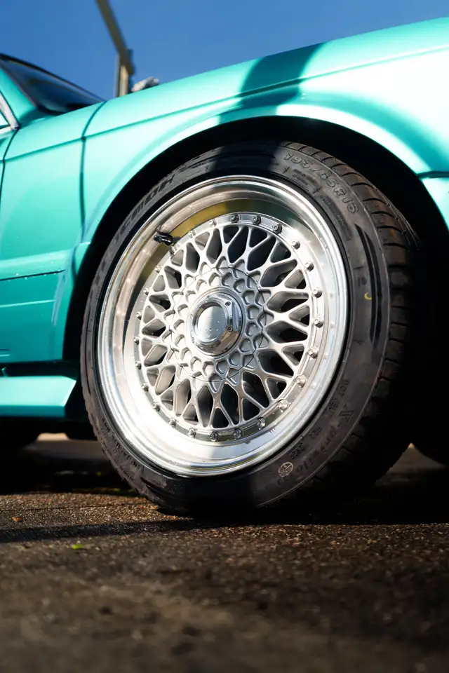 BMW 323i, foto 5
