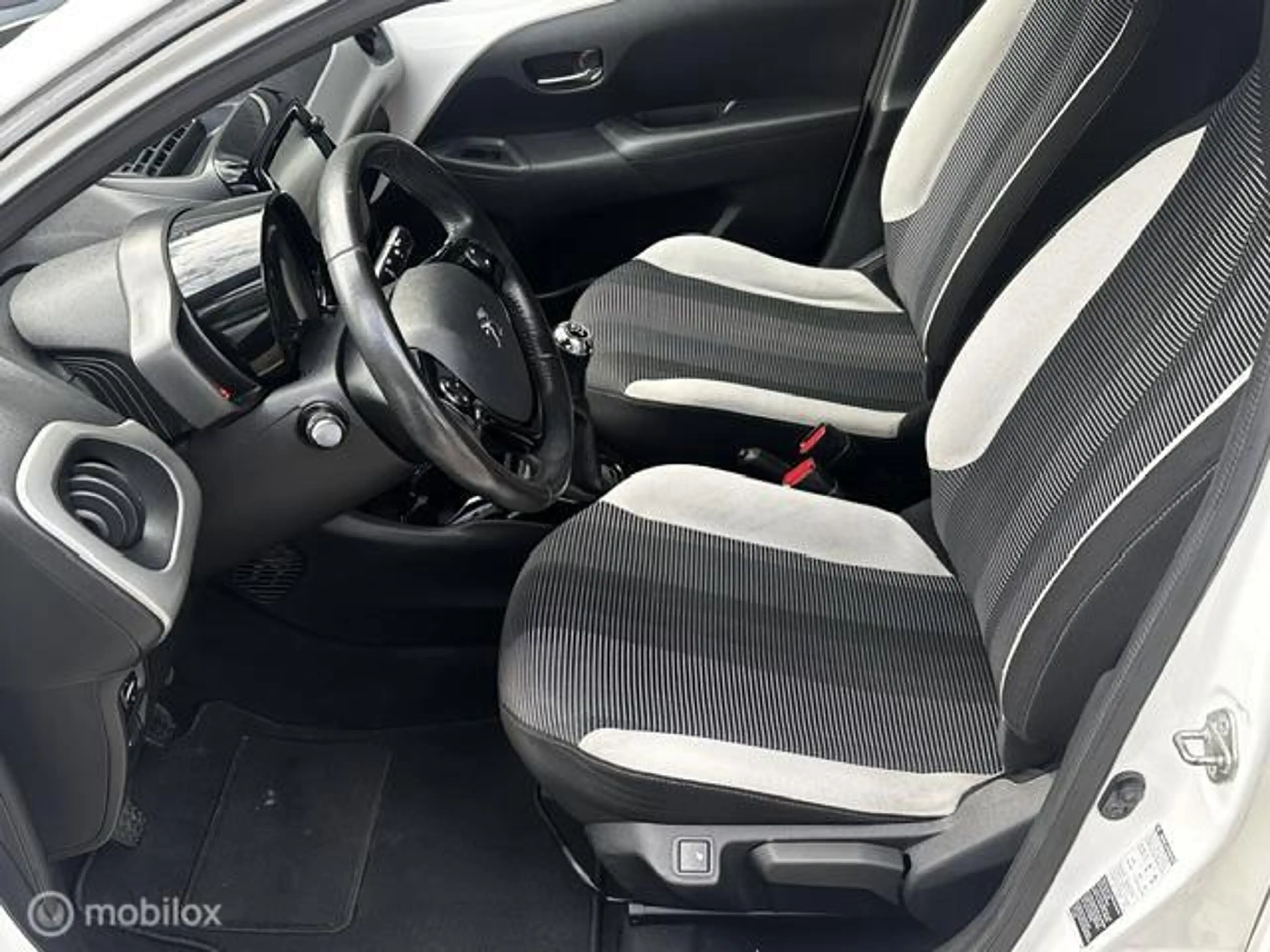 Peugeot 108 1.2 Allure TOP! / Cabriodak / Stoelverwarming — photo 5