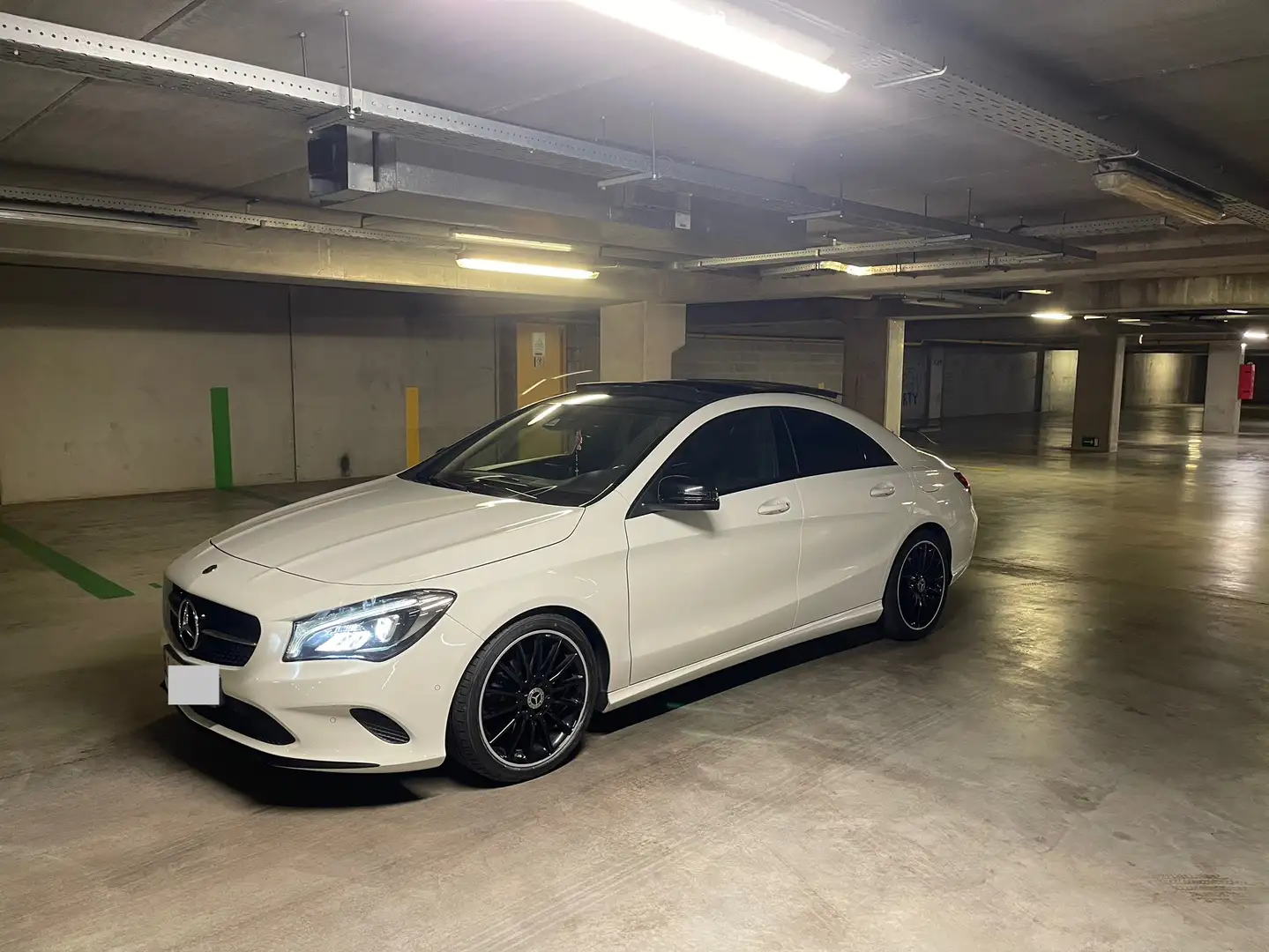 Mercedes-Benz CLA 180 - 1