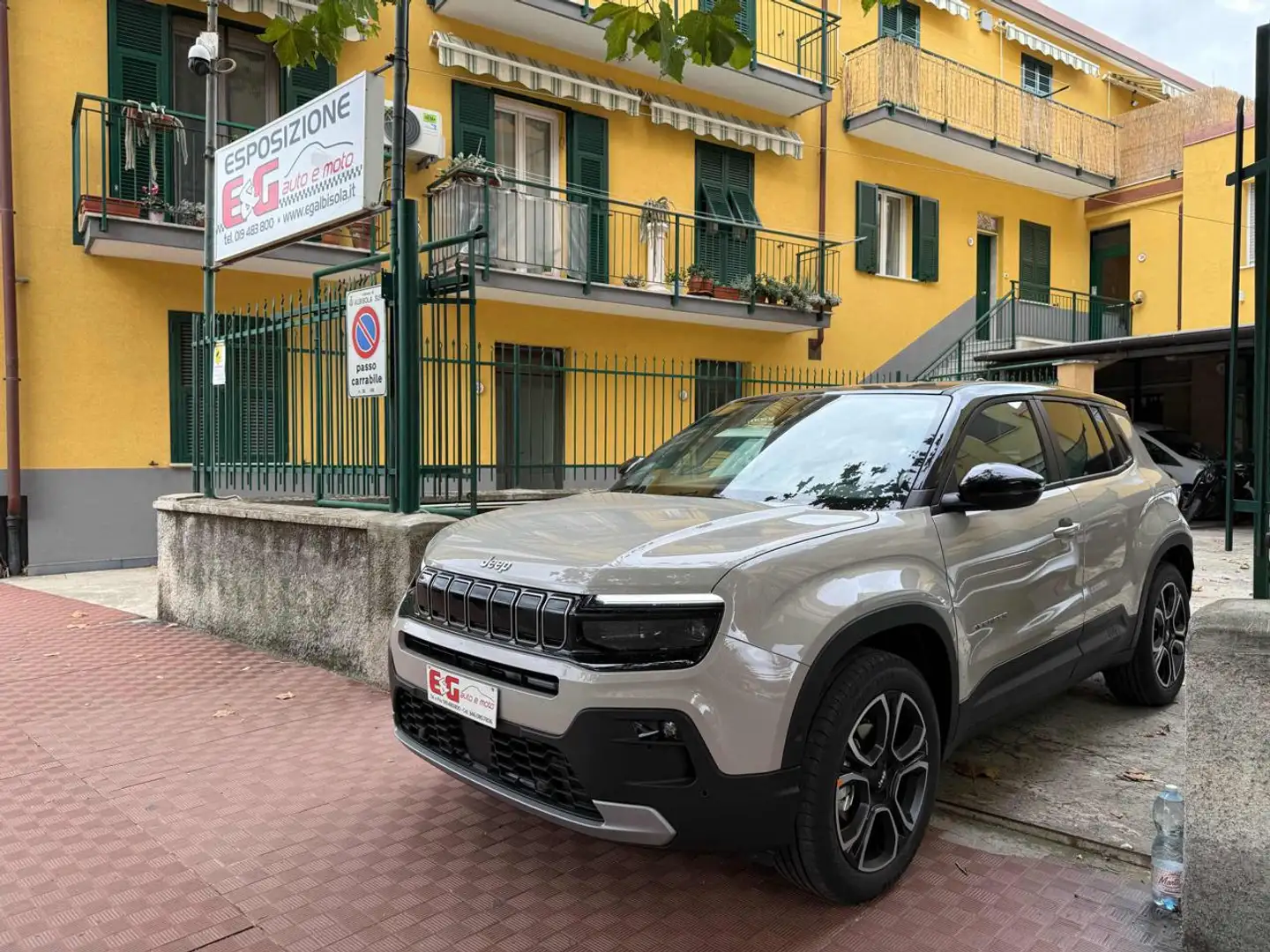 Jeep Avenger 1.2 Turbo 100 CV Summit Beige - 1