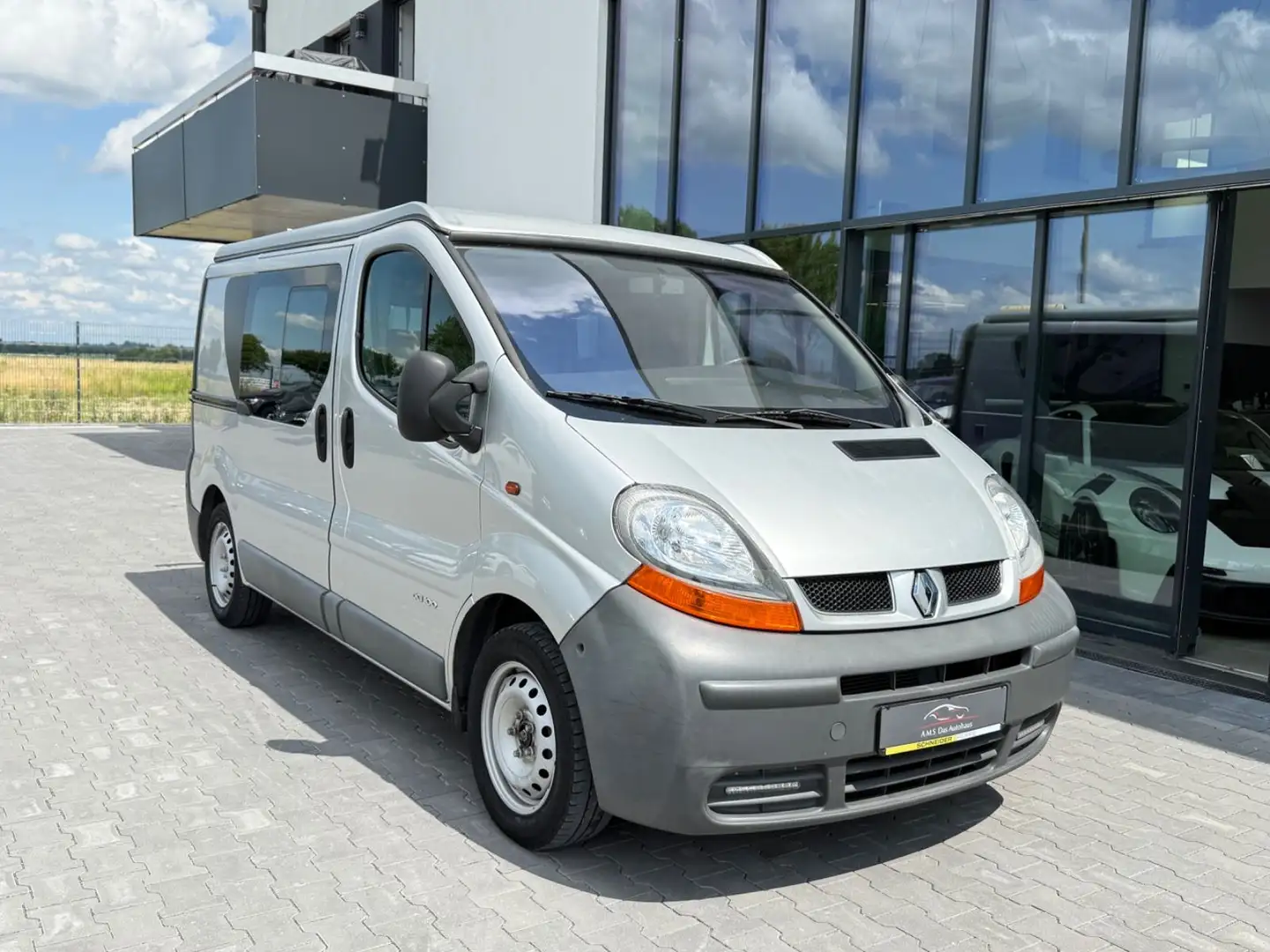 Renault Trafic Kasten L1H1 2,7t Camper Ausbau Hubdach Kü Grau - 2