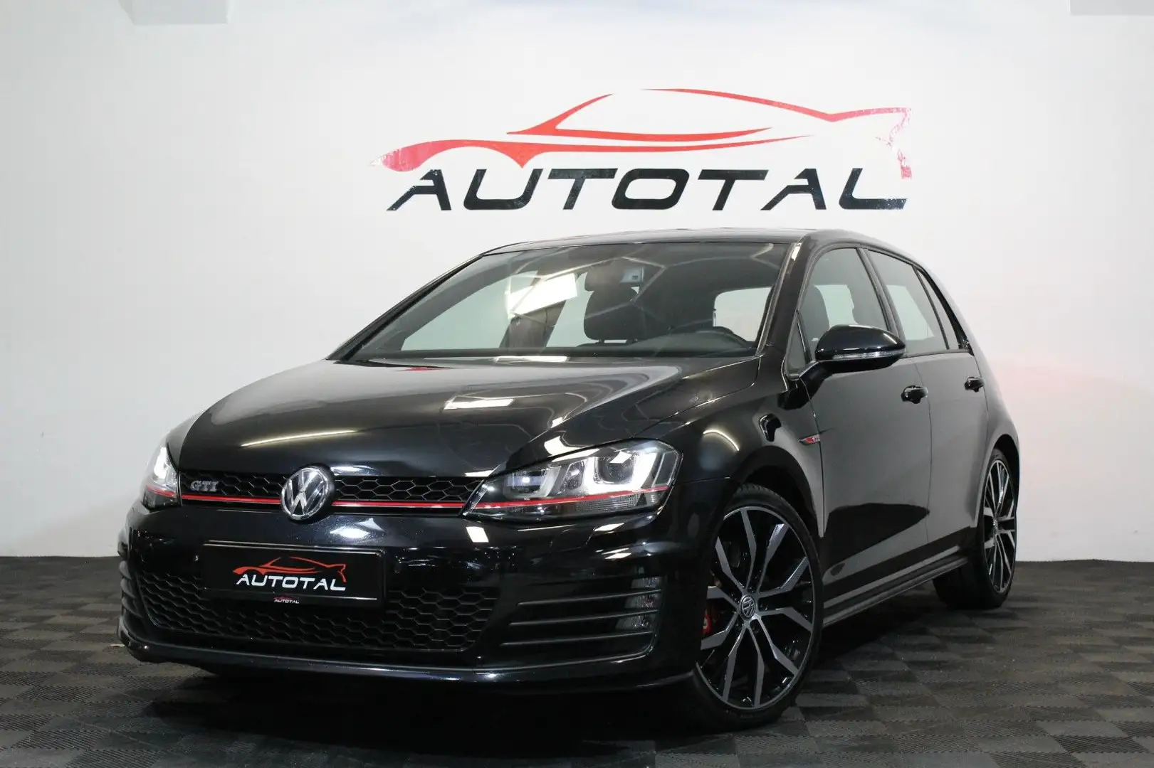 Volkswagen Golf VII*GTI Performance*DSG*Kamera*Leder*1.Hand Schwarz - 1