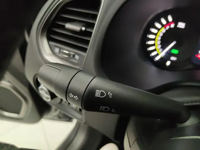 Jeep Renegade view 12