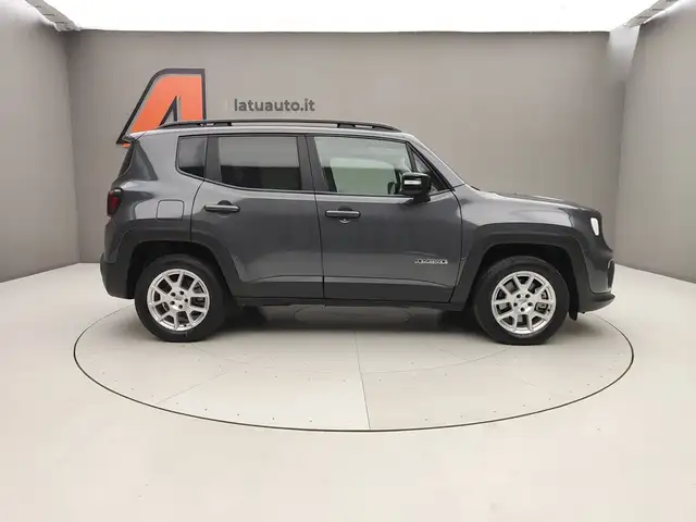 Jeep Renegade view 8