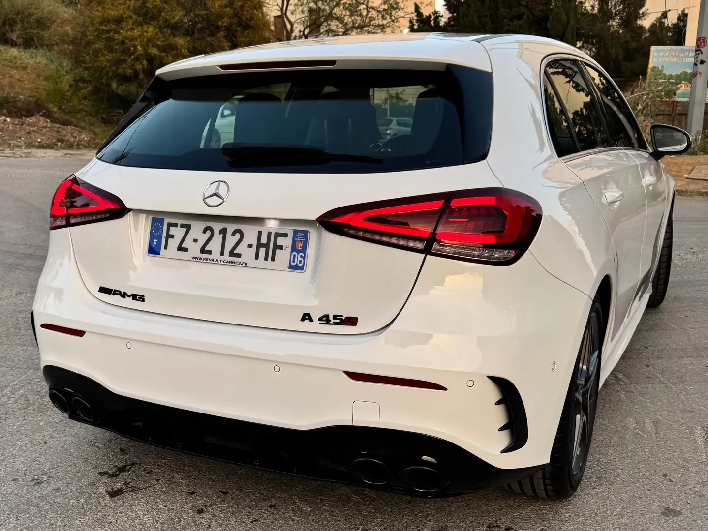 Mercedes-Benz A 180 Classe d 8G-DCT AMG Line Blanc - 2