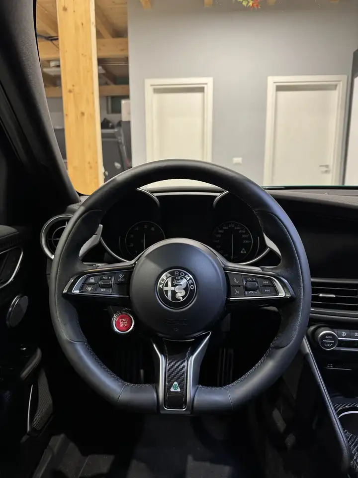 Alfa Romeo Giulia 2023 — фото 14