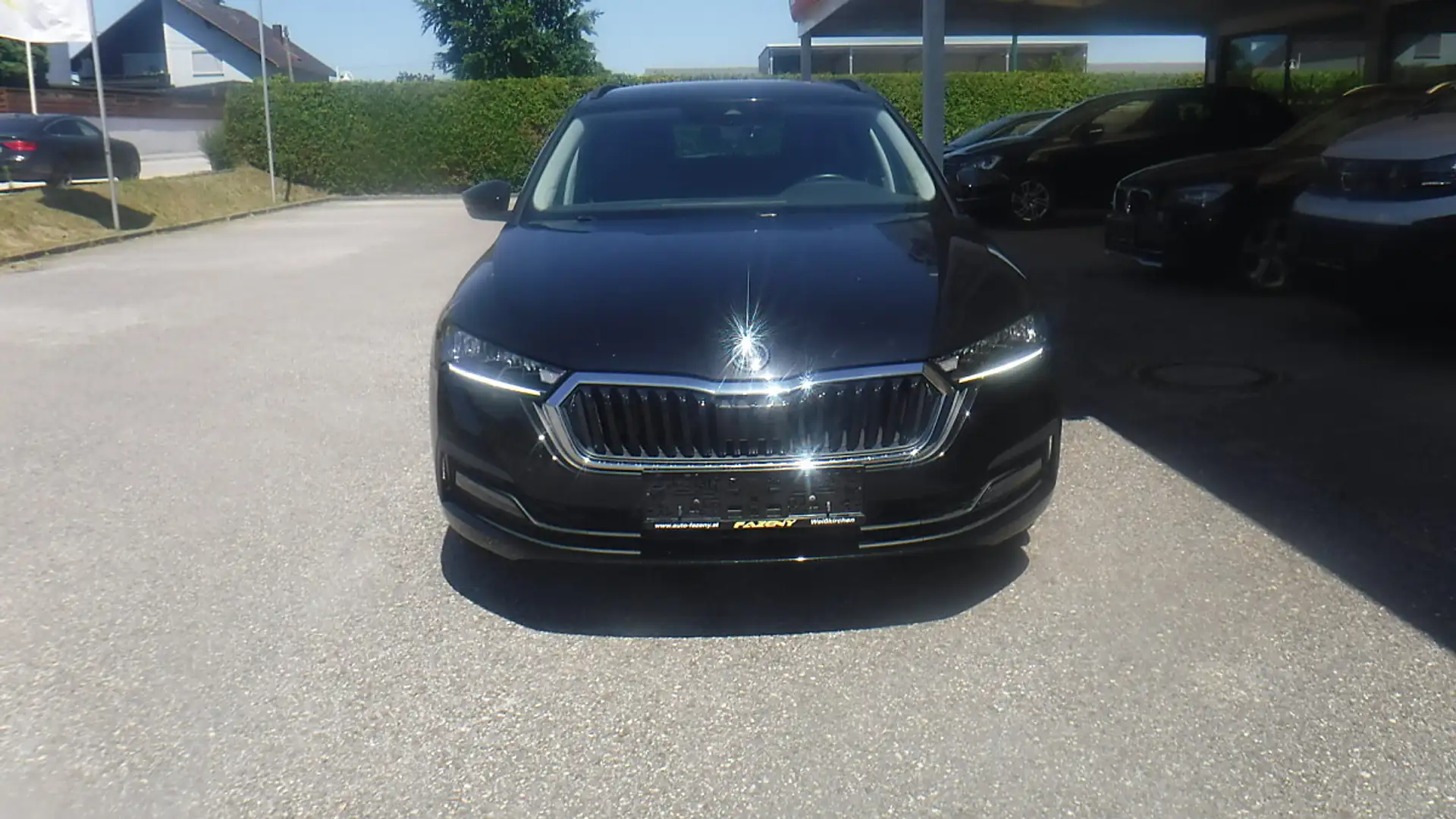 Skoda Octavia Combi 2,0 TDI Ambition Schwarz - 2