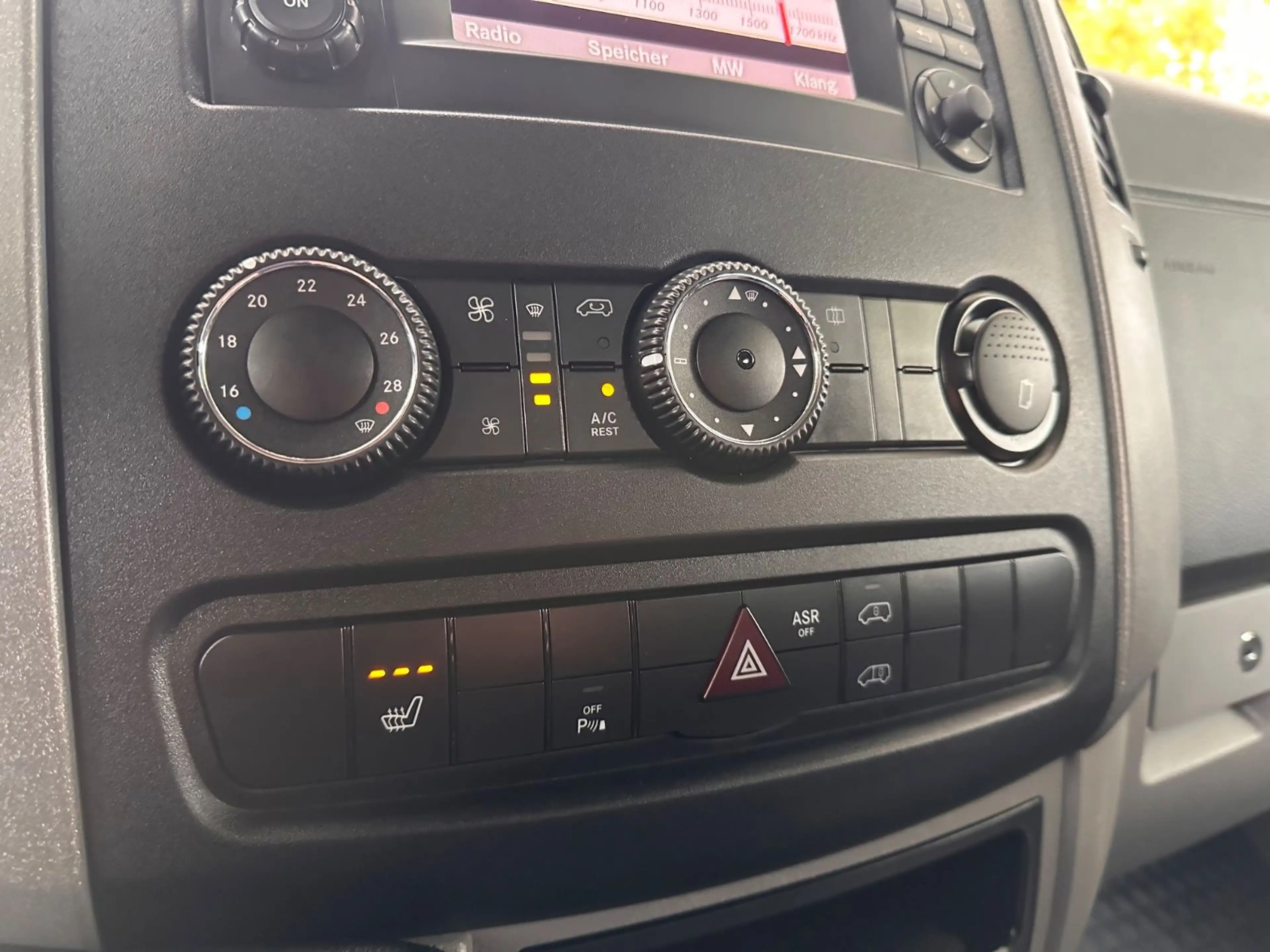 Volkswagen Crafter 2.0 TDI L1H1 Kasten*Klima*AHK*Tempomat* — photo 26