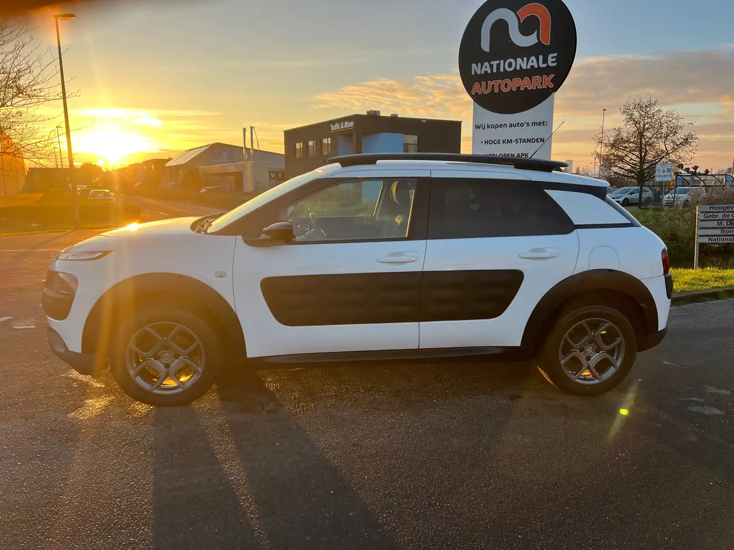 Citroen C4 Cactus 2015 * 1.2 e-VTi Shine * AUTOMAAT * EXPORT & HANDE Bianco - 2