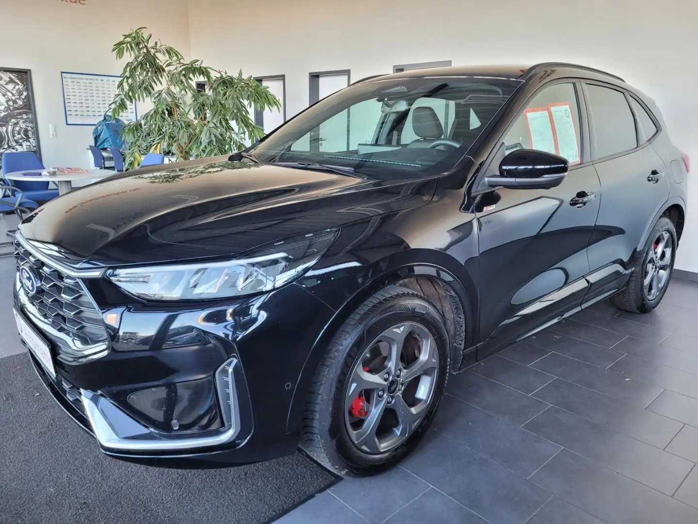 Ford Kuga EcoBoost Autom. ST-Line X m. Navi/LED/SYNC4 Schwarz - 2