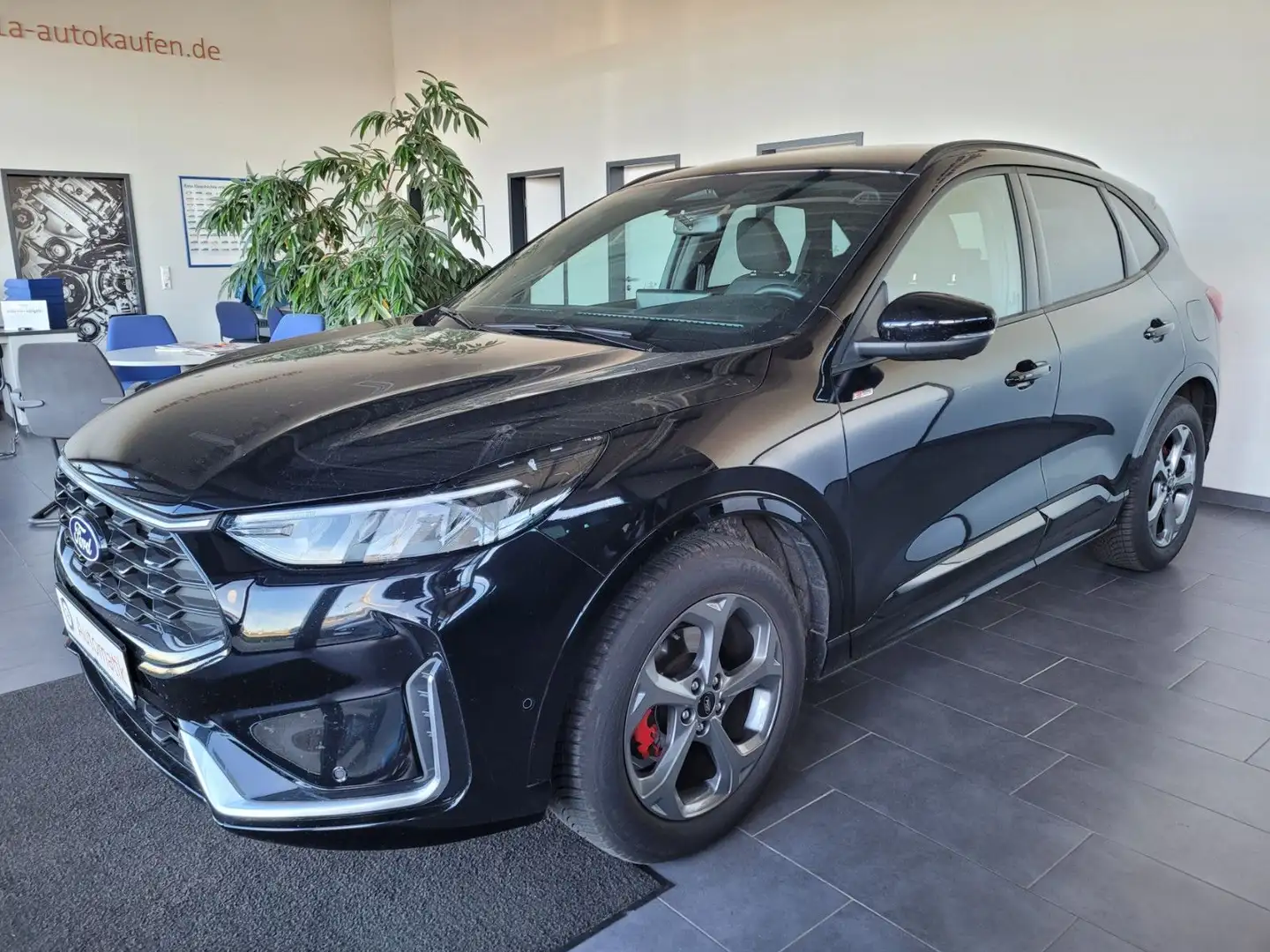 Ford Kuga EcoBoost Autom. ST-Line X m. Navi/LED/SYNC4 Schwarz - 2