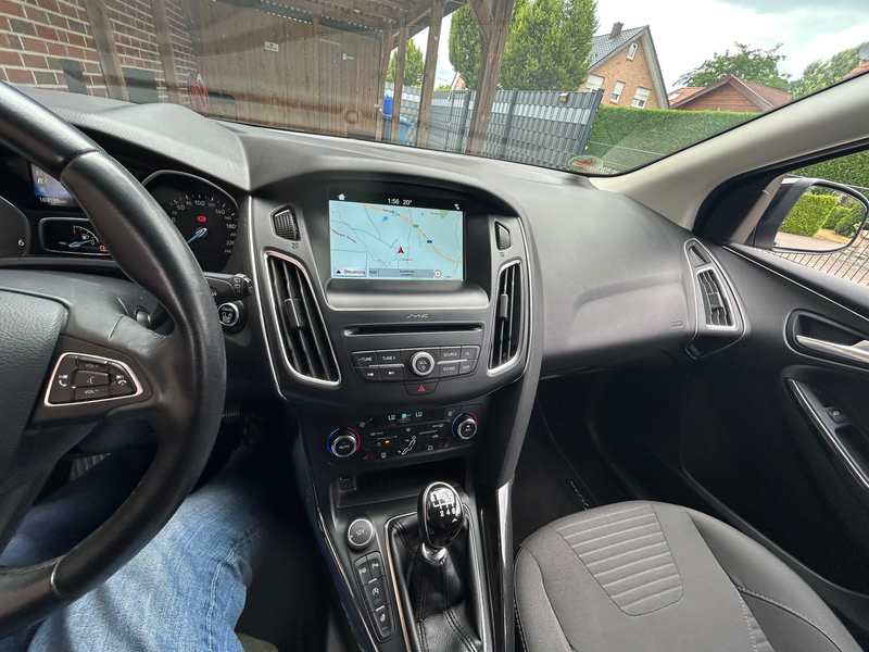 Ford Focus Ford Focus Turnier 1.5 TDCI Titanium Kamera Scheckheftgepflegt — photo 8