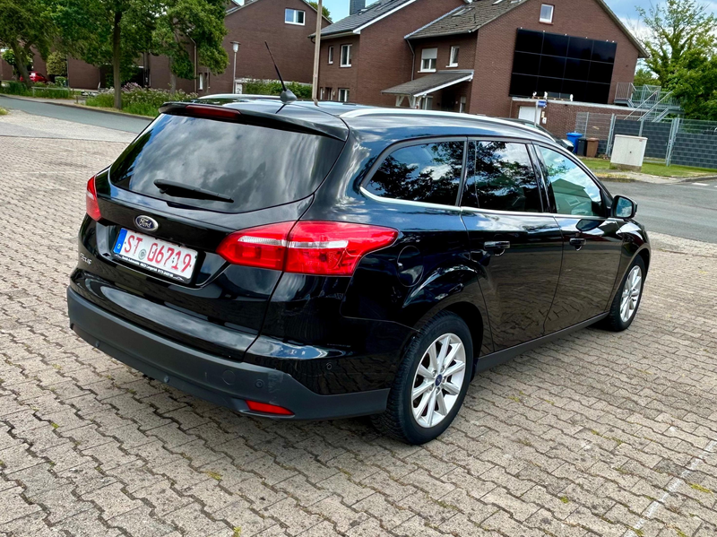 Ford Focus Ford Focus Turnier 1.5 TDCI Titanium Kamera Scheckheftgepflegt — photo 4