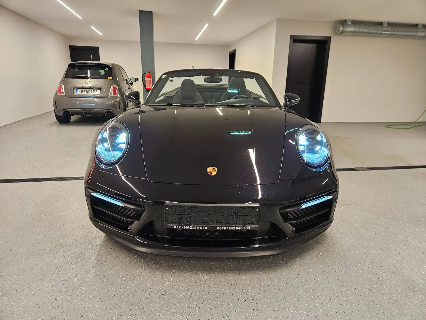 Porsche 992 Carrera 4 GTS Cabriolet Schwarz - 1