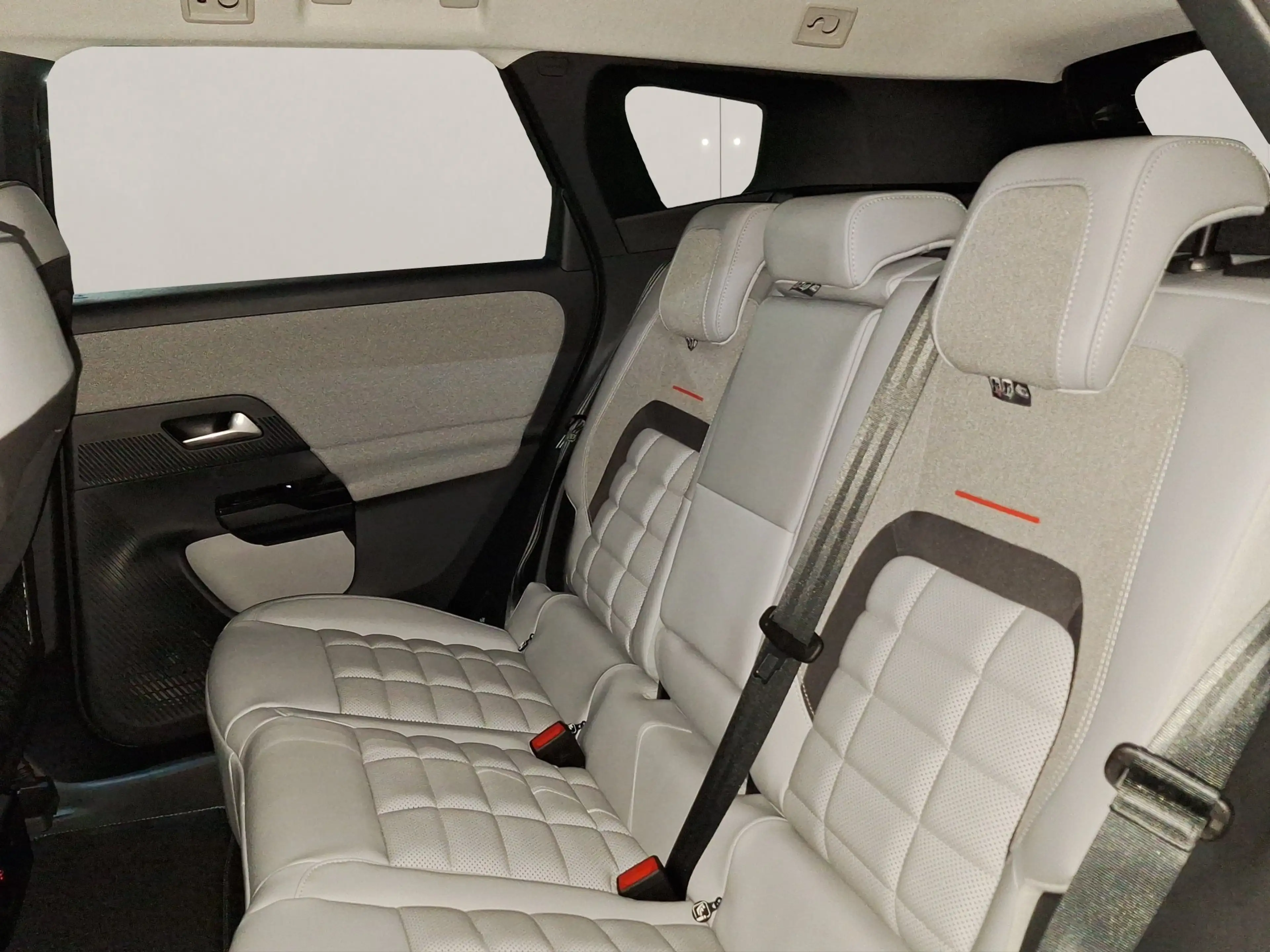 Citroen C5 Aircross Elektro MAX Massage*360 Kam* Wärmep* — photo 12