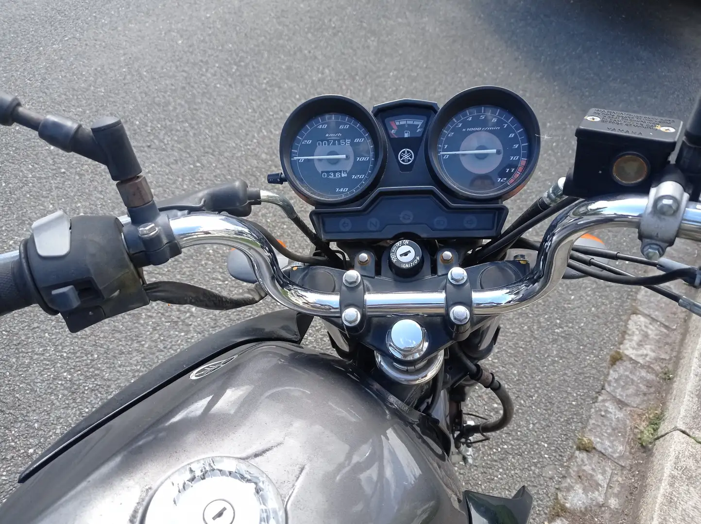 Yamaha YBR 125 Zwart - 2