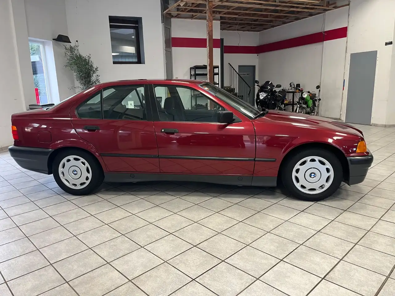 BMW 316 i Lim. 1.Hand / 16.500km / TÜV NEU / Oldtimer, foto 5