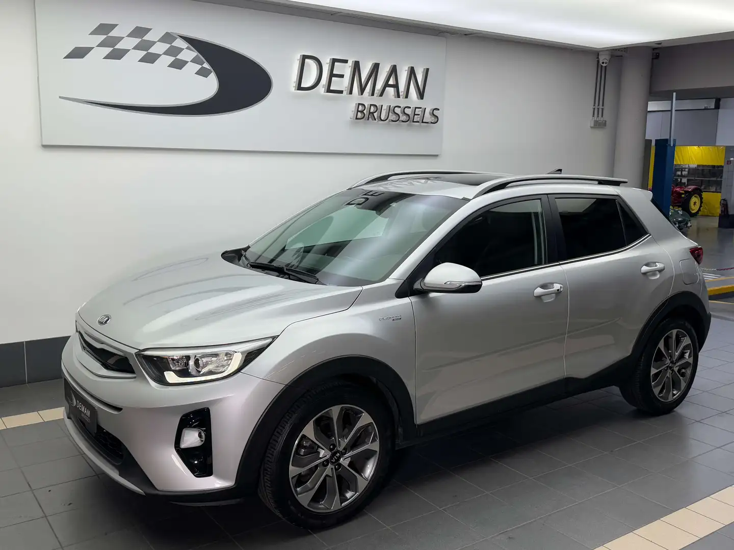 Kia Stonic 1.0T 7Dct  Auto Platinium Sense - Toit ouvrant Argent - 1