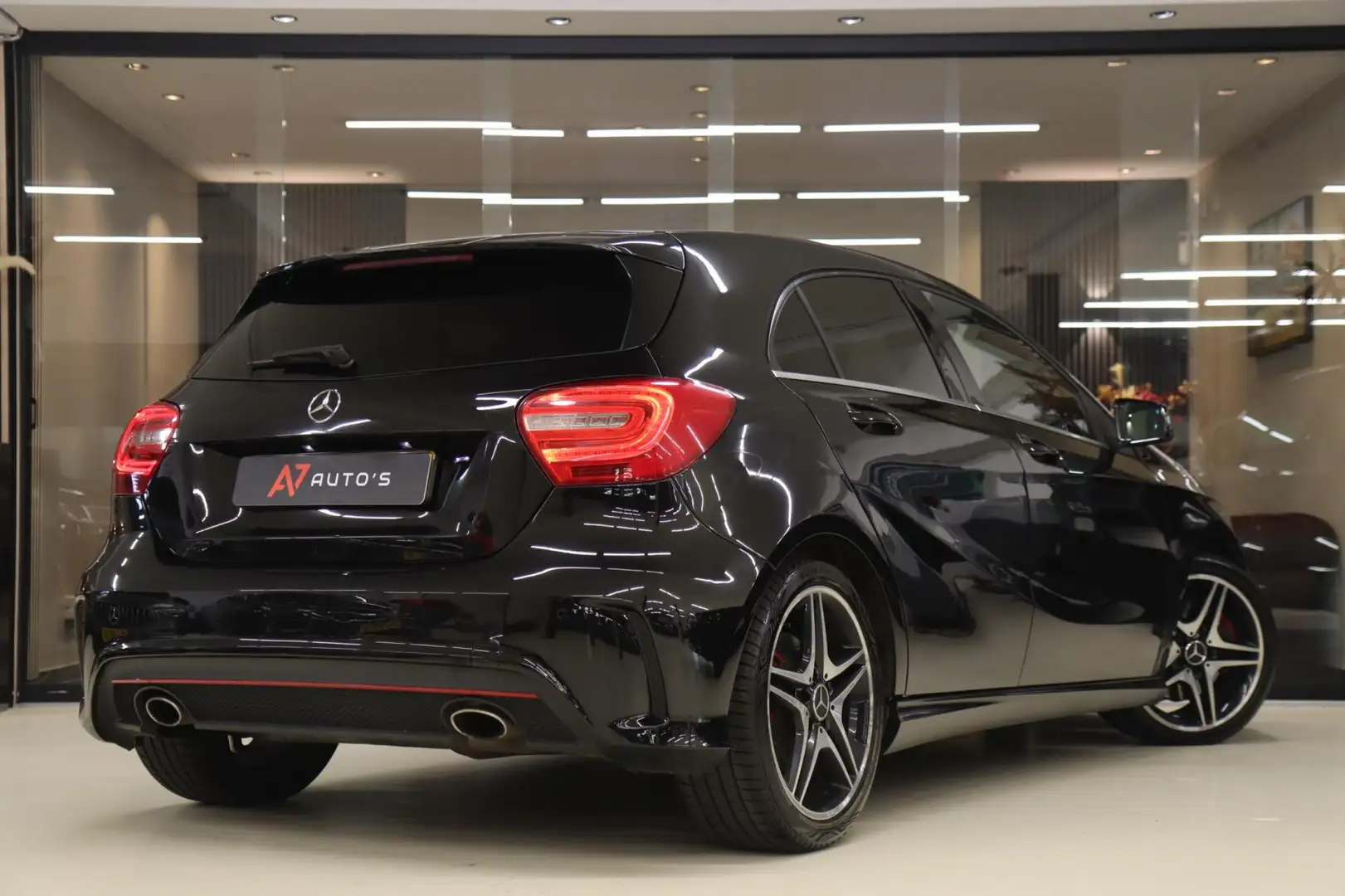 Mercedes-Benz A 250 AMG CAM/STOELV/RODEGOLDOLS/BOMVOL Zwart - 2
