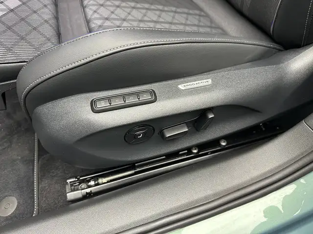 Volkswagen Passat view 15