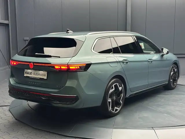 Volkswagen Passat view 5