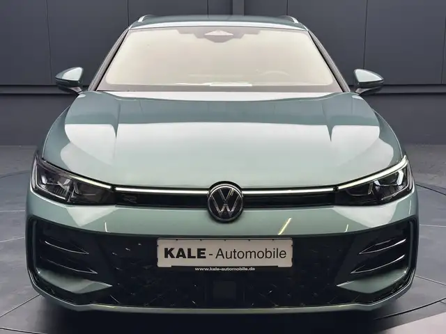 Volkswagen Passat view 8