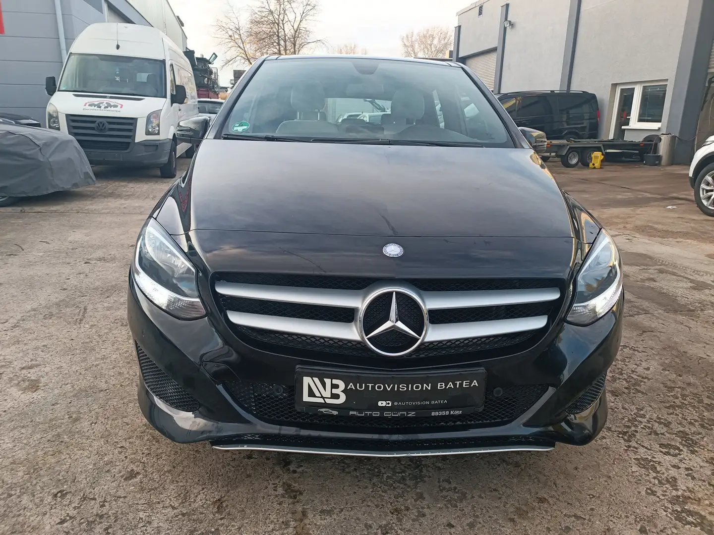 Mercedes-Benz B 180 B-Klasse Diesel (CDI) d AMG Line,ALU,NAVI,PANORAMA Negro - 2