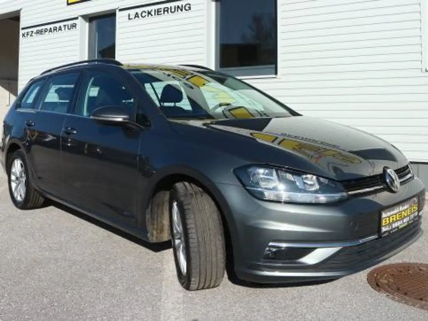 Volkswagen Golf Variant Highline 1,6 TDI SCR DSG *AHK* Grau - 2