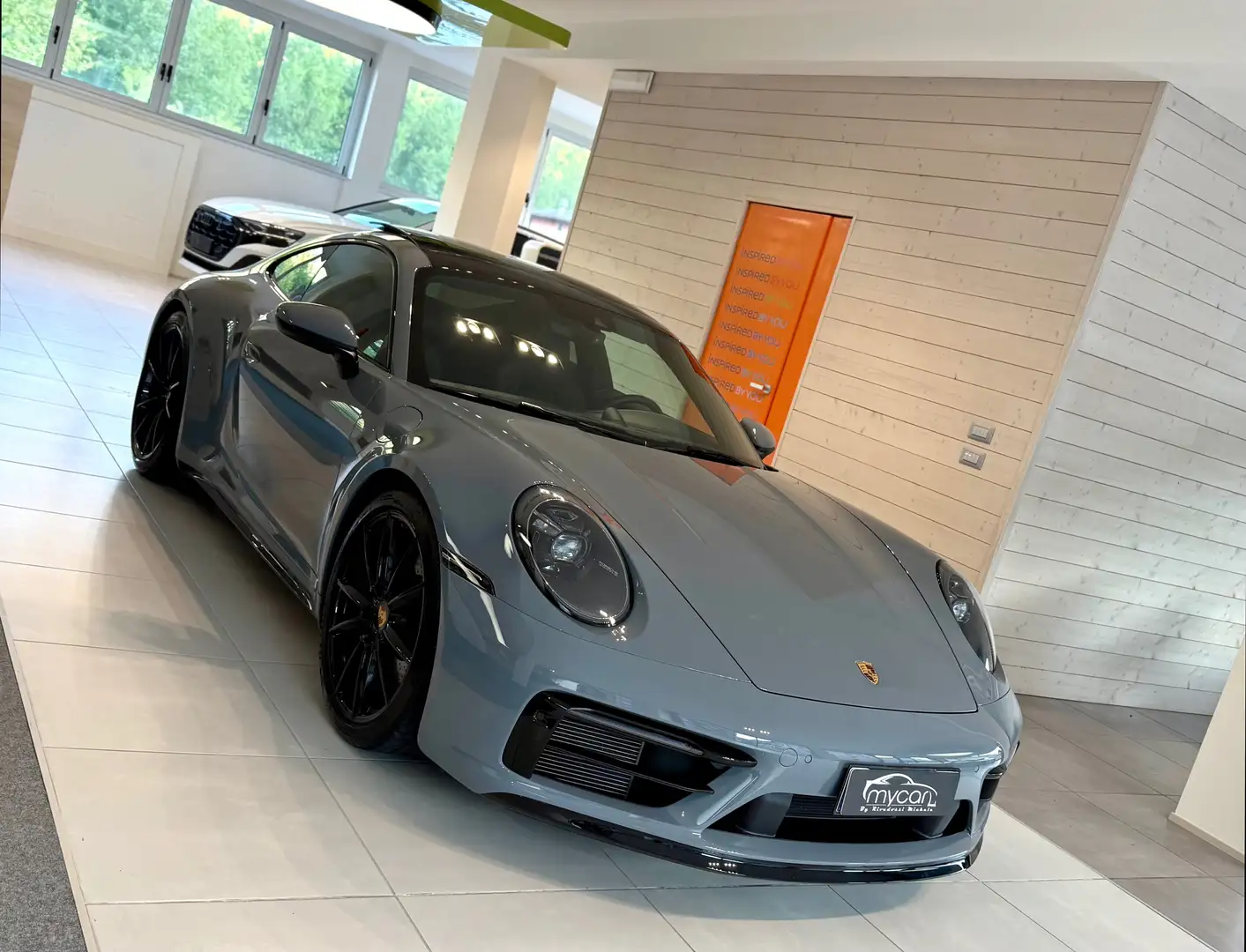 Porsche 911 992 Coupe 4S +PDCC+LIFT+POST.STERZANTE Šedá - 2