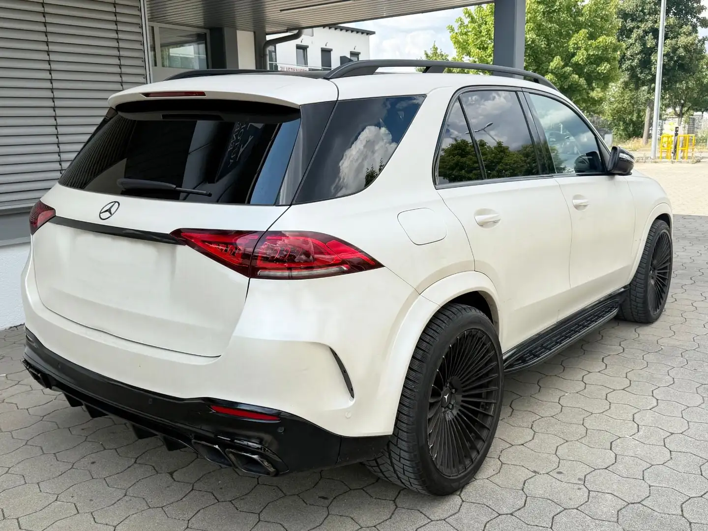 Mercedes-Benz GLE 400 d AMG 7SITZE VOLL AUSSTATTUNG ACTIVESOUND Wit - 2