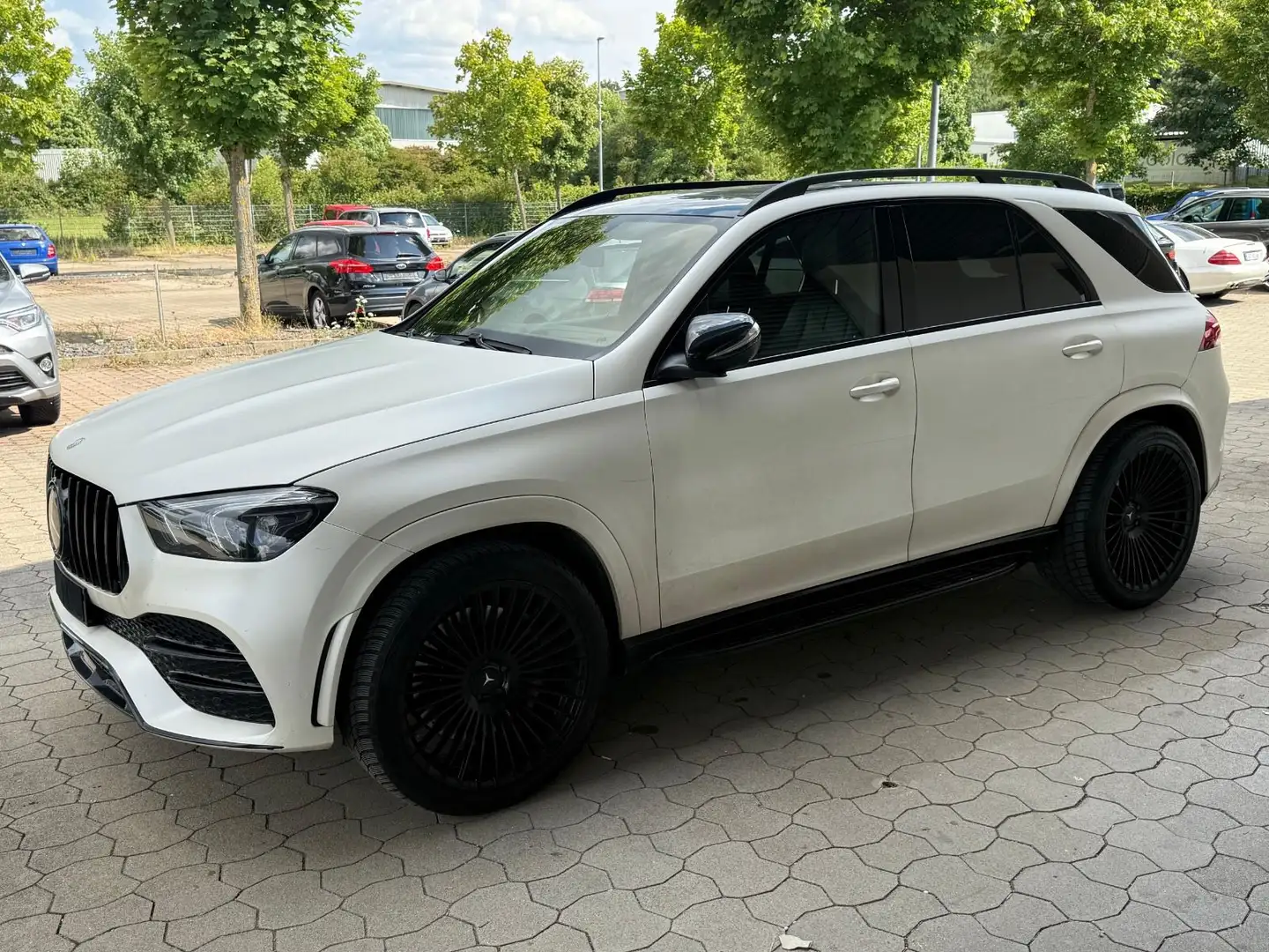 Mercedes-Benz GLE 400 d AMG 7SITZE VOLL AUSSTATTUNG ACTIVESOUND Wit - 1