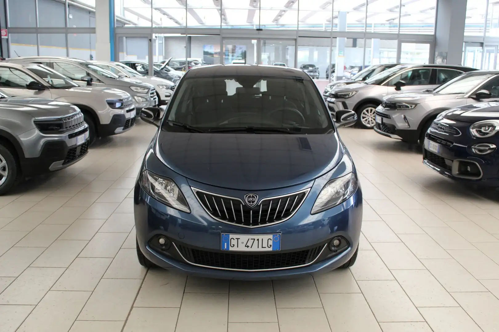Lancia Ypsilon 1.0 FireFly 5 porte S&S Hybryd Gold Bleu - 2