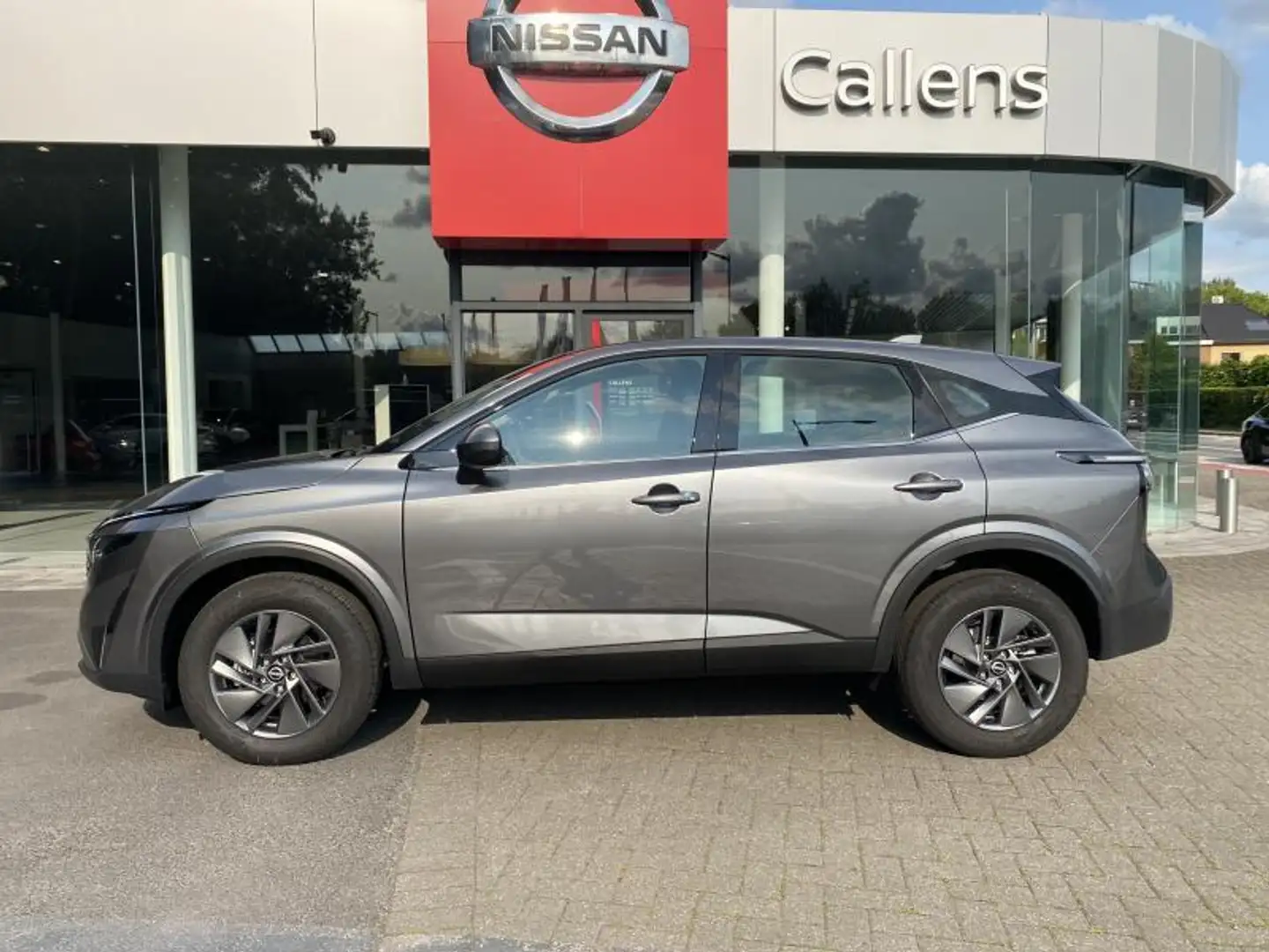 Nissan Qashqai Mild-Hybrid 140 MT 2WD Acenta TOPDEAL - STOCKACTIE Grijs - 2
