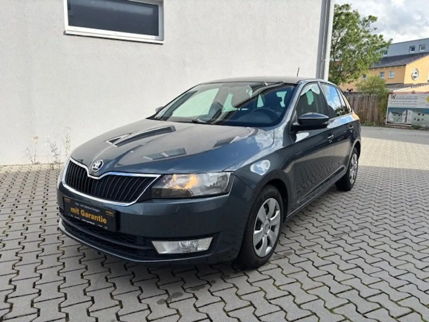 Skoda Rapid/Spaceback Ambition DSG Grau - 1