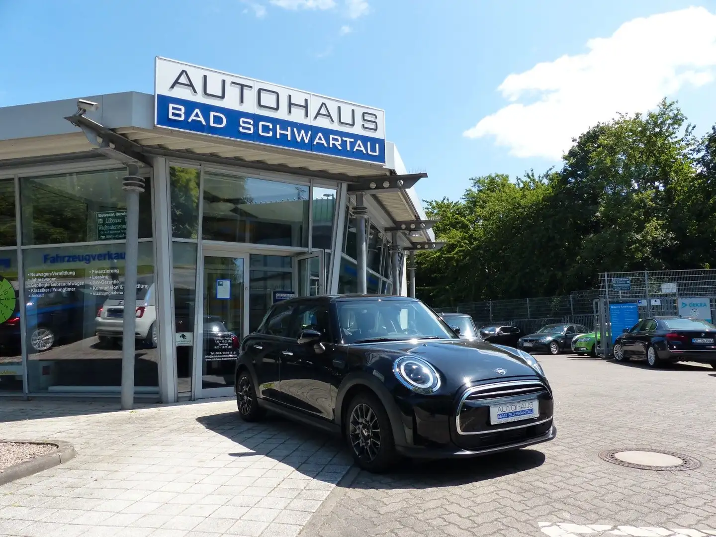 MINI One One Lim. 5-türig "Blackyard" Aut. Schwarz - 1