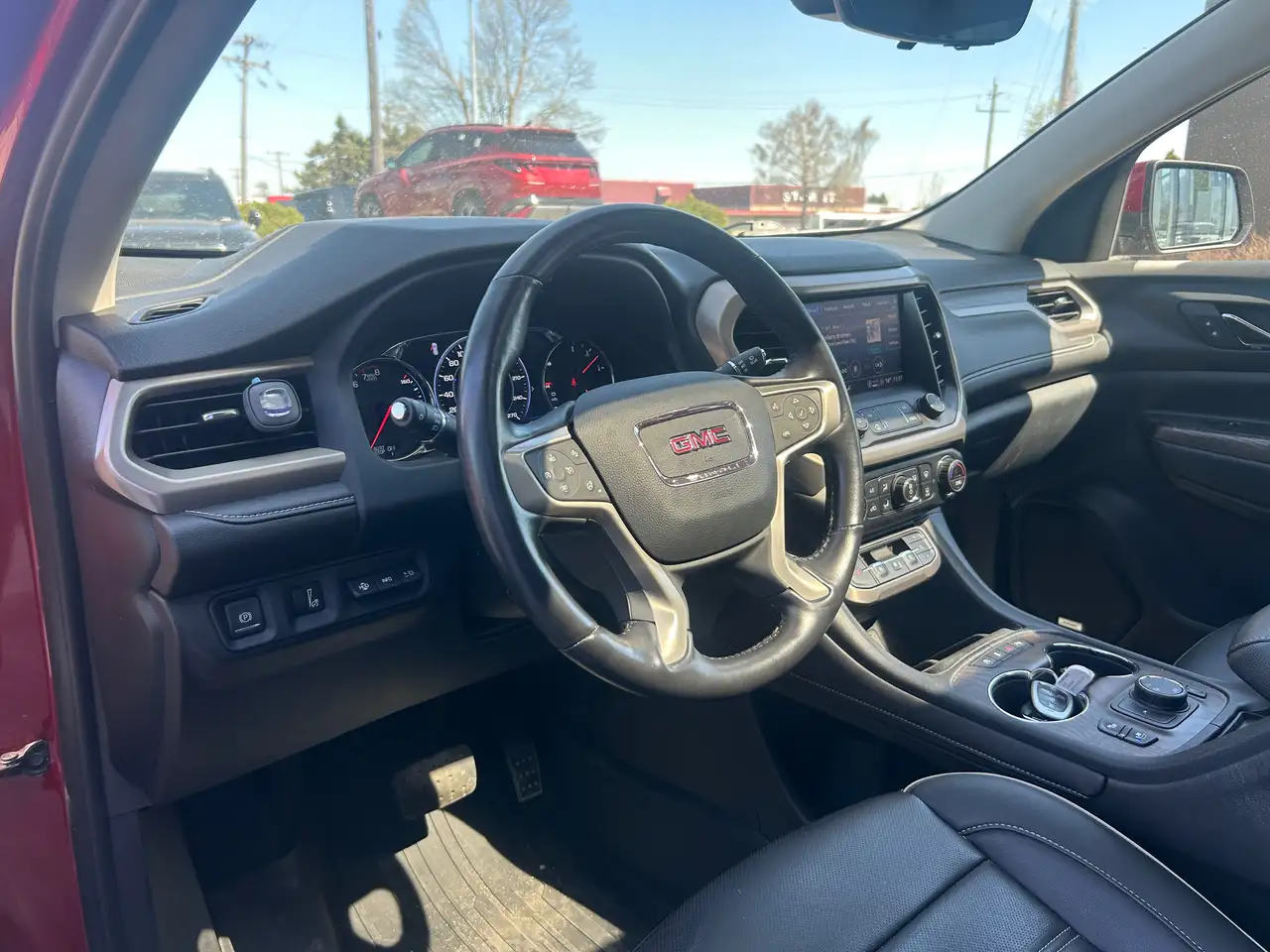 GMC Acadia снимка GMC Acadia