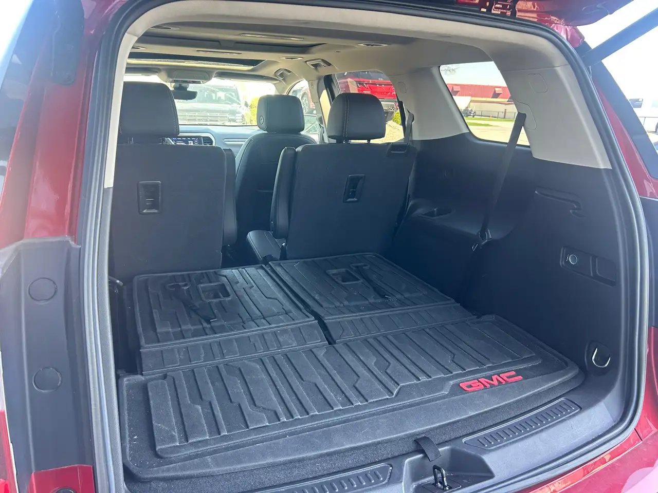GMC Acadia снимка GMC Acadia