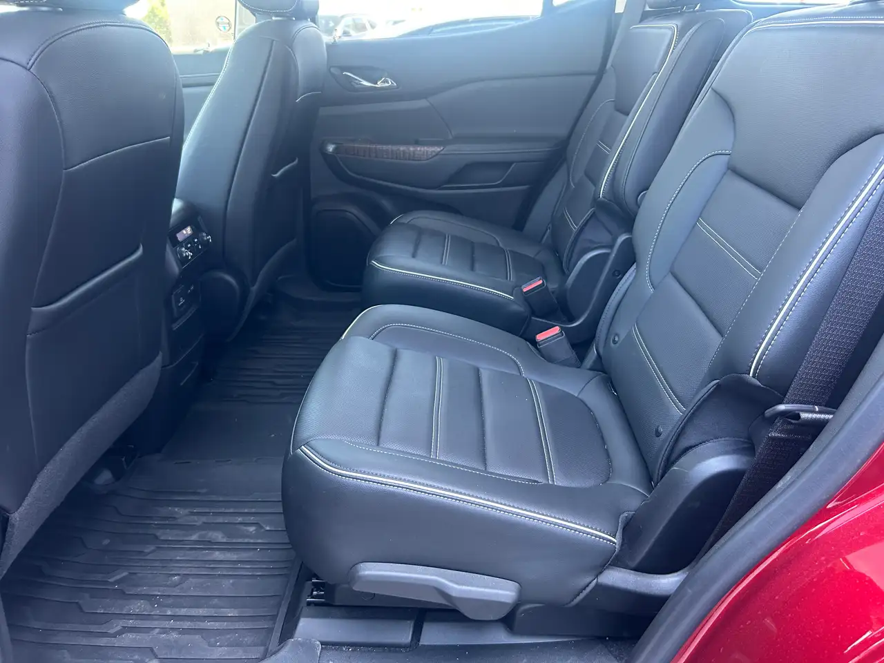 GMC Acadia снимка GMC Acadia