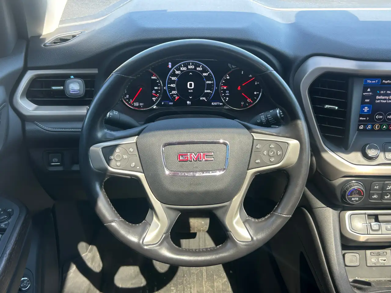 GMC Acadia снимка GMC Acadia