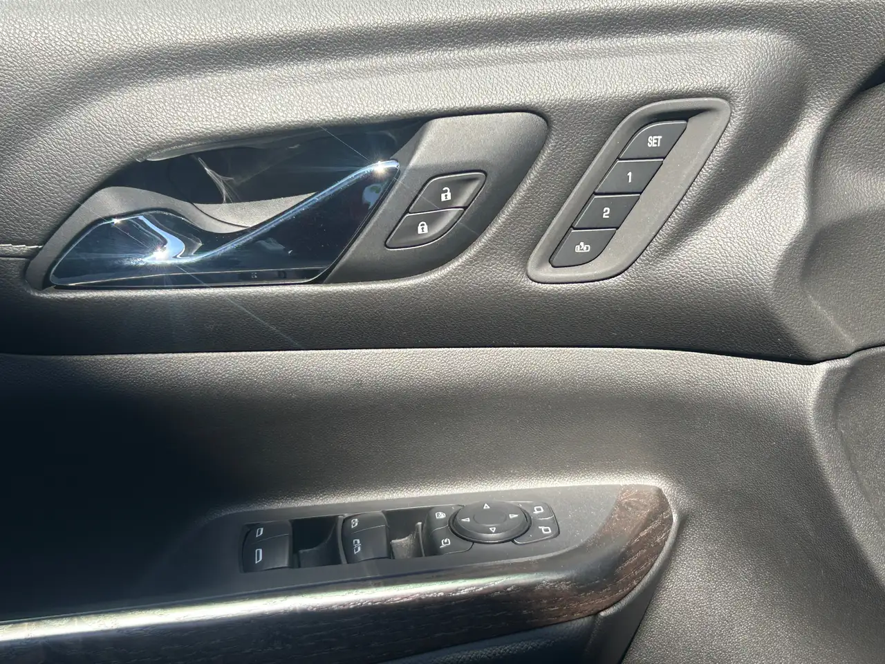 GMC Acadia снимка GMC Acadia