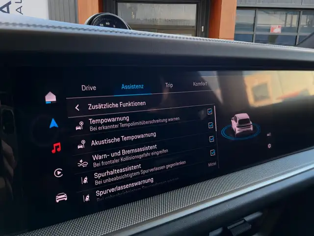 Porsche Cayenne view 12