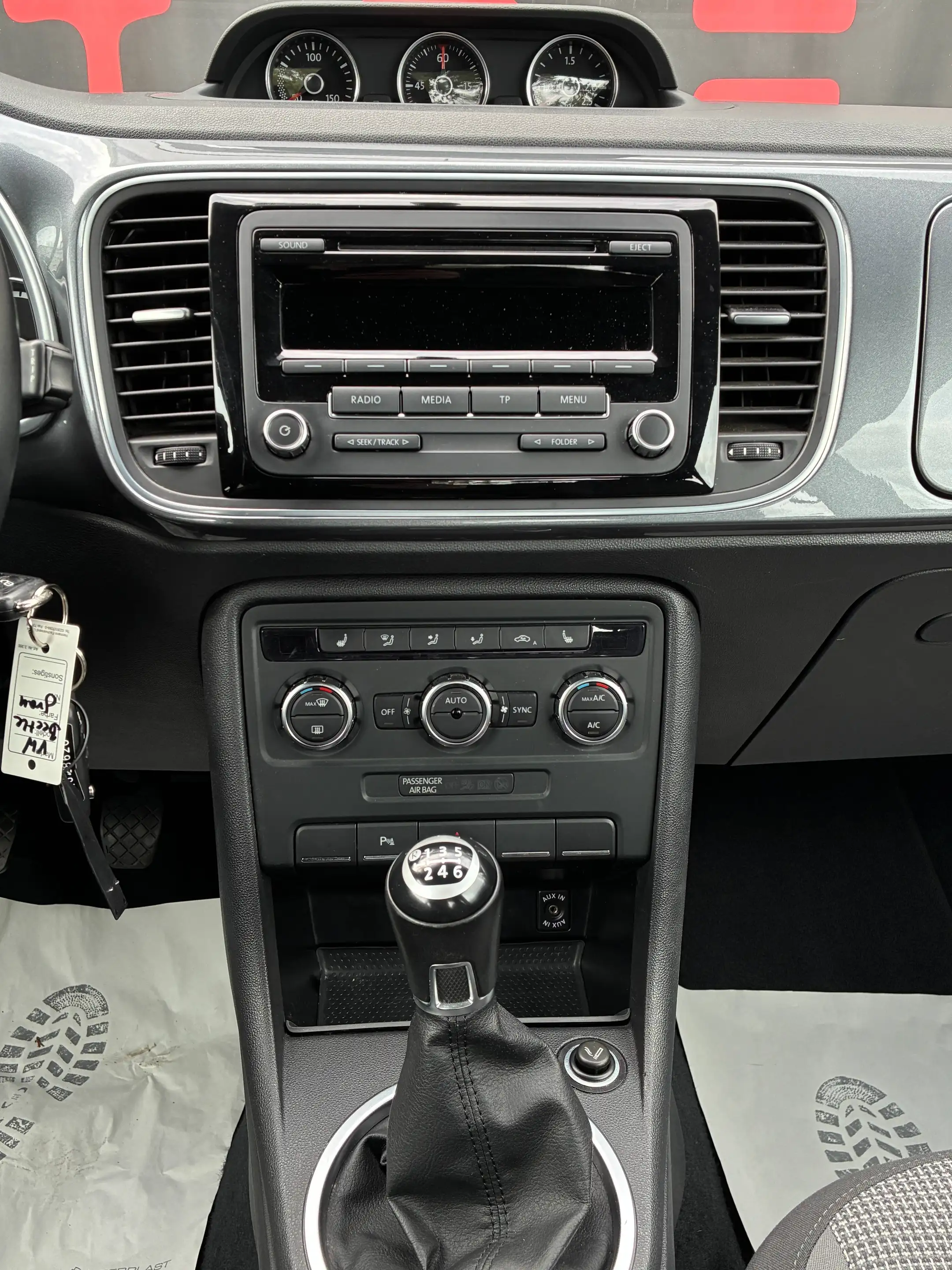 Volkswagen Beetle Design  Lim. Design 1,2*PDC*SHZ*Klima* — photo 13