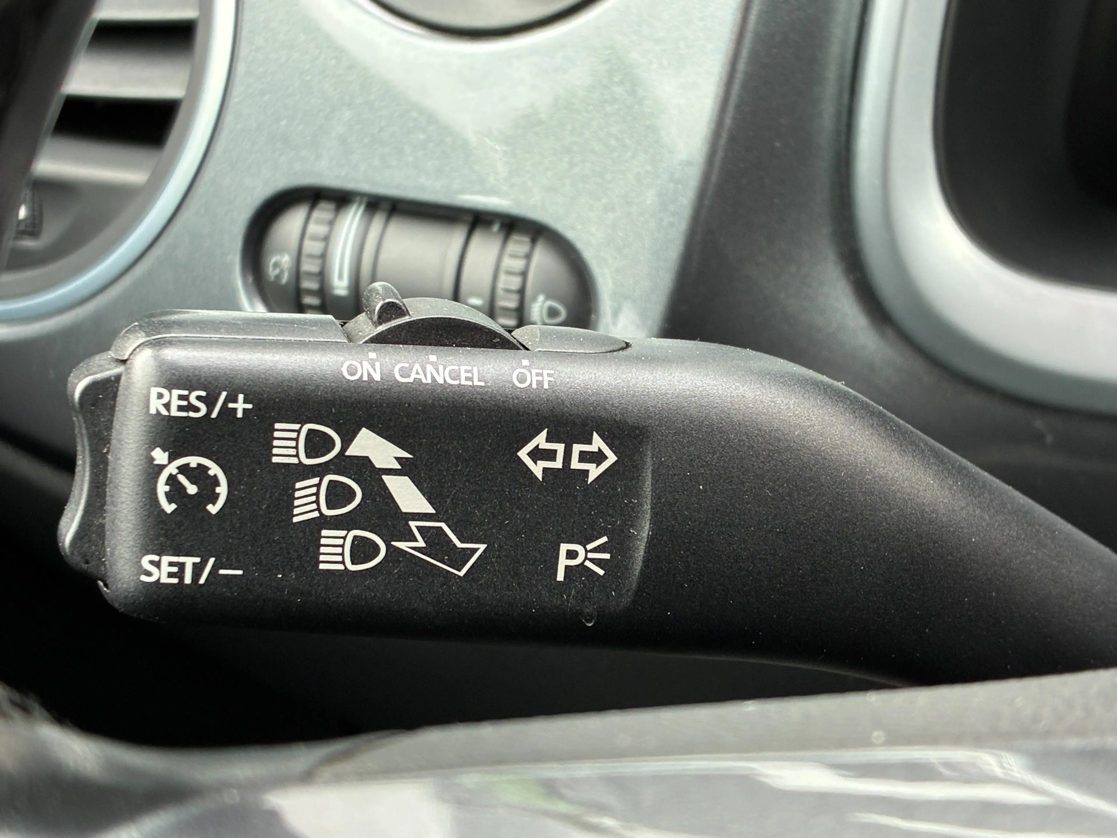 Volkswagen Beetle Design  Lim. Design 1,2*PDC*SHZ*Klima* — photo 14