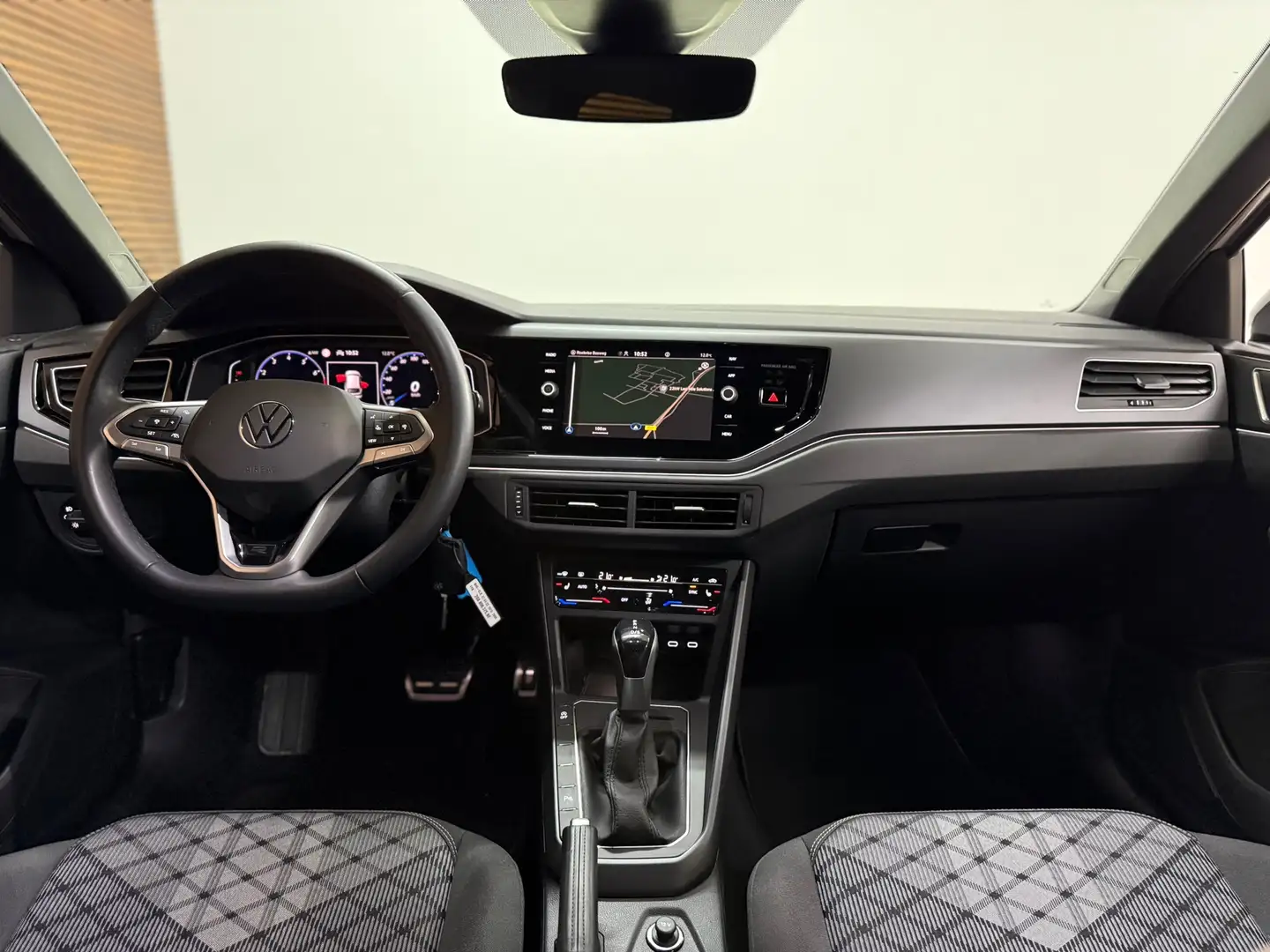 Volkswagen Taigo 1.0 TSI R-Line | DAB | Adaptive Cruise Control | V Silber - 2