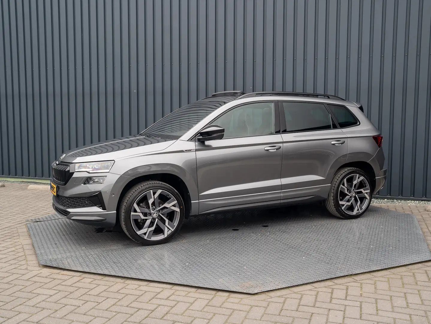 Skoda Karoq 1.5 TSI ACT Sportline Business | Panodak | Trekhaa Gris - 2