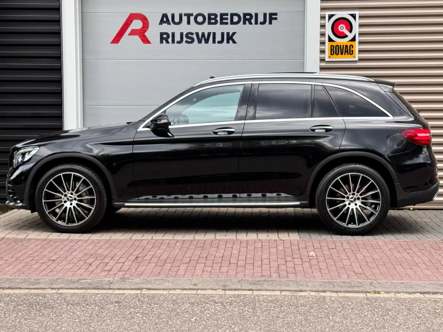 Mercedes-Benz GLC 250 4MATIC Prestige Pano/Burmester/Keyless Zwart - 2