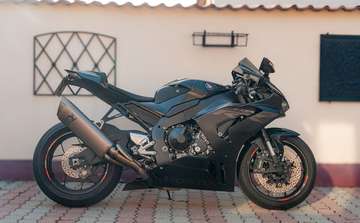 CBR 1000 rr fireblade garantie constructeur entretien complet echappement akrapovic