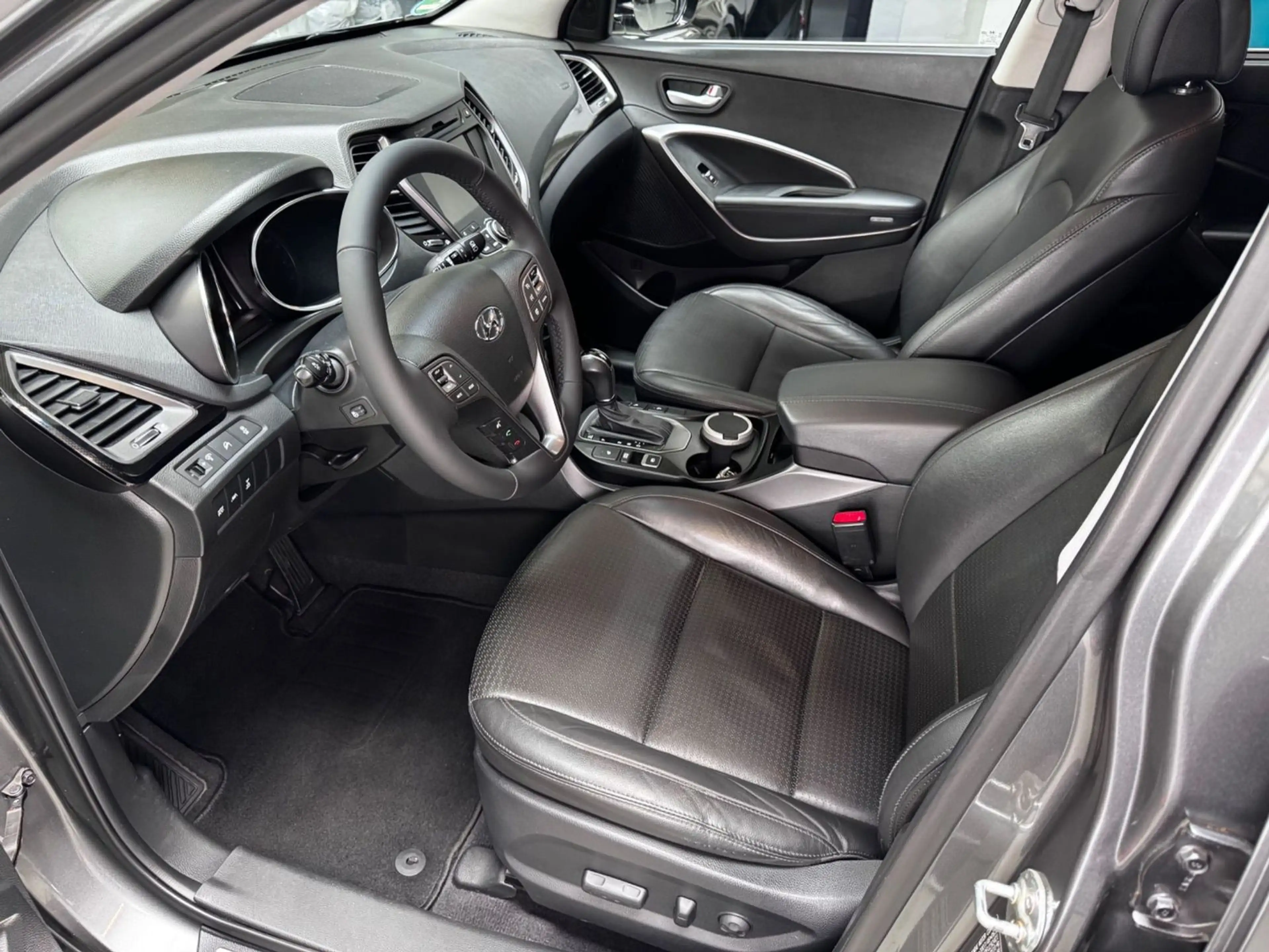 Hyundai SANTA FE 2.2 CRDI Premium 4WD — photo 13