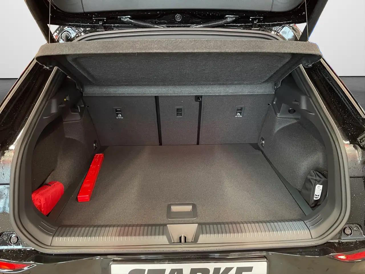 Volkswagen T-Roc 1.5 eTSI DSG R-Line IQ.Light 13